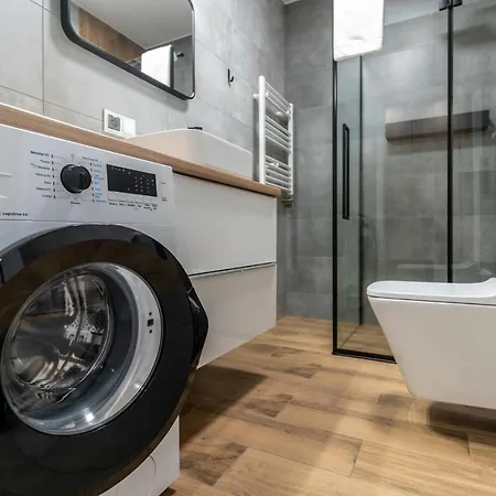 Park Slaski Modern By Bookinghost *