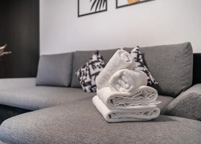 Park Slaski Modern By Bookinghost *